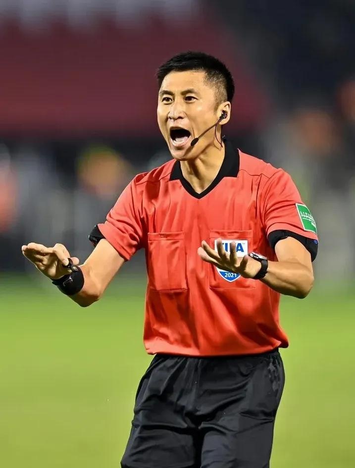 今夜西甲焦点战，广州队单刀错失，气氛紧张，资深球员宣示担当的简单介绍